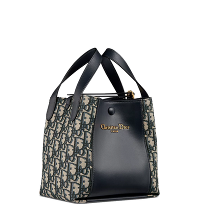 CHD  Signature Bucket bag 24 cm