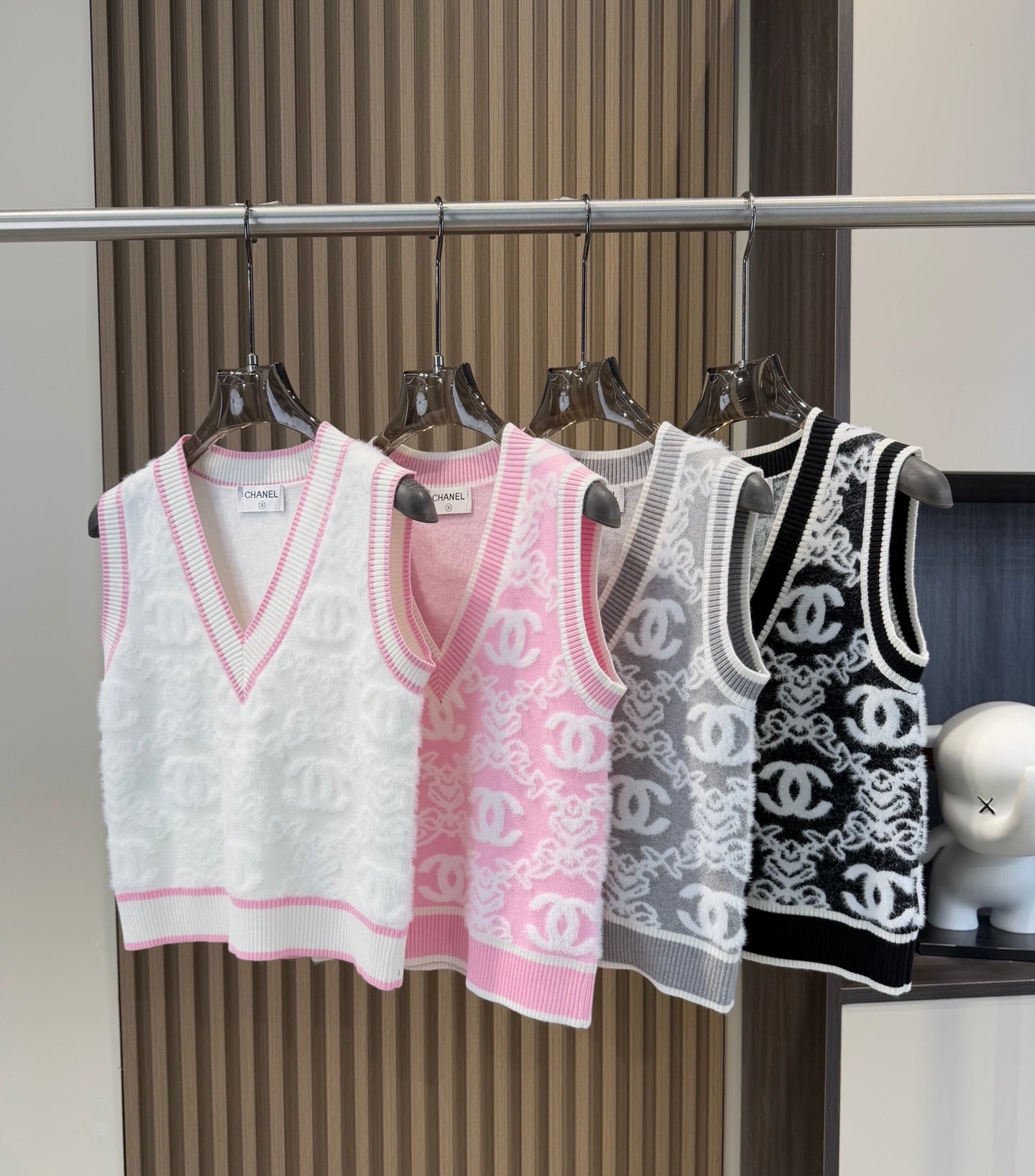 CHL Woman  sweater Vest  4 Color's