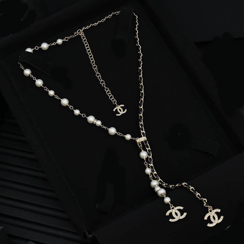 CHL Fashion Necklace
