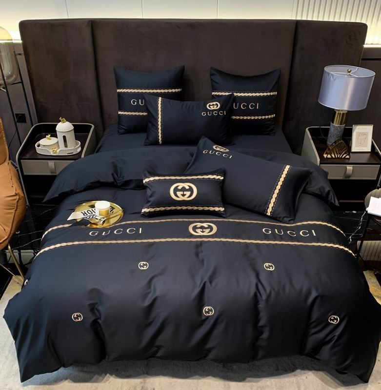 GU Bedding Set
