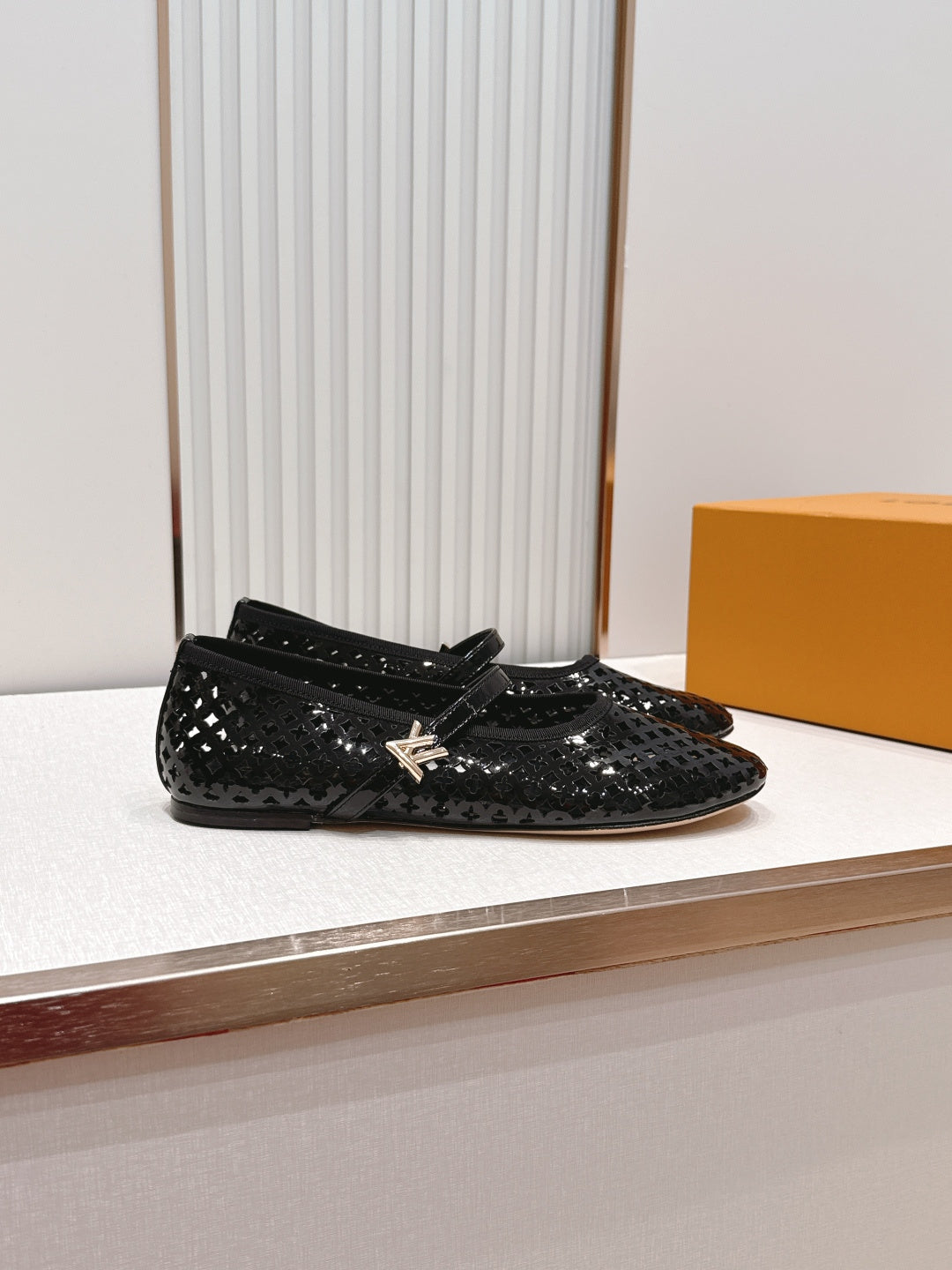 LU Shoes Woman  2 Color's