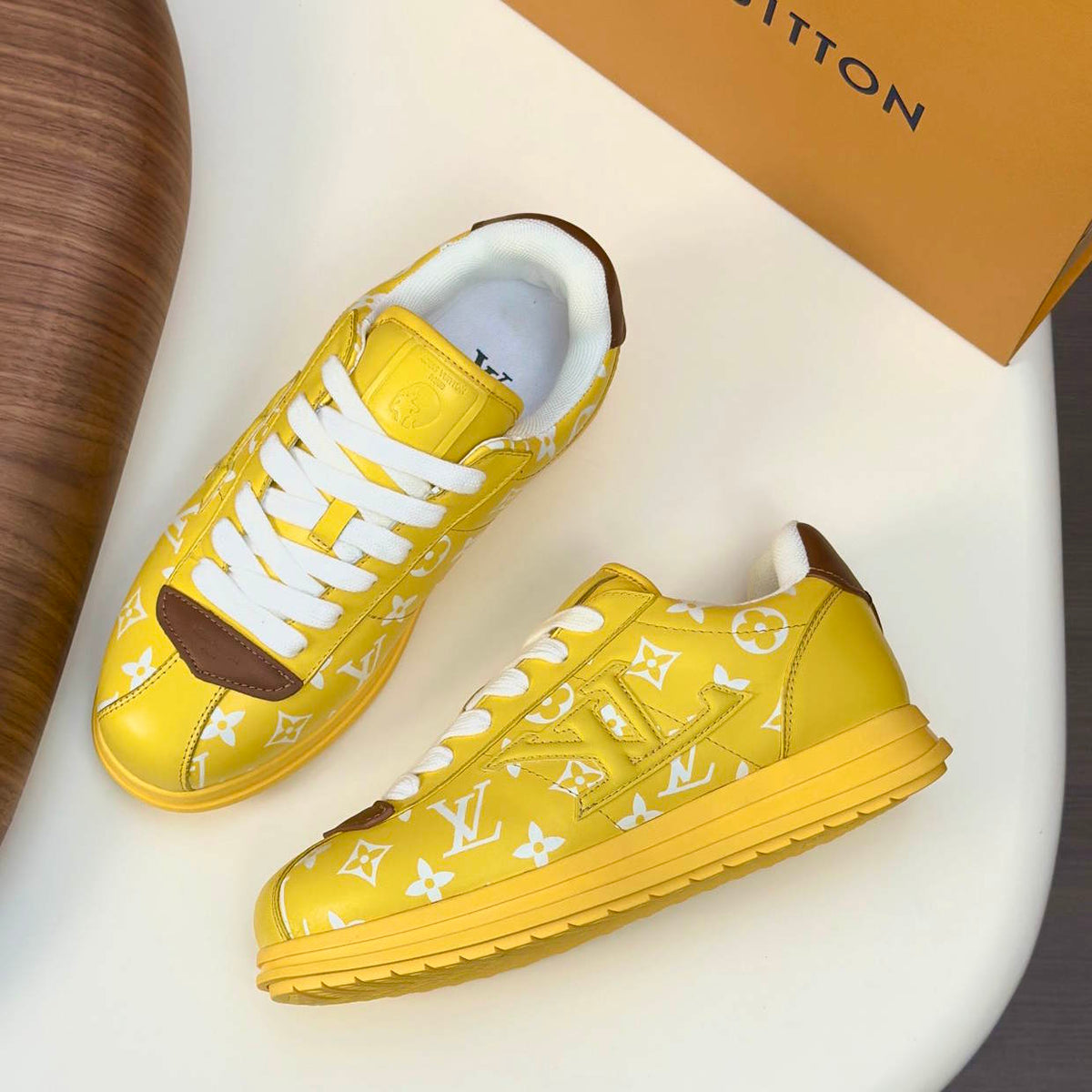 LU  Buttersoft  Sneakers 2 Color's