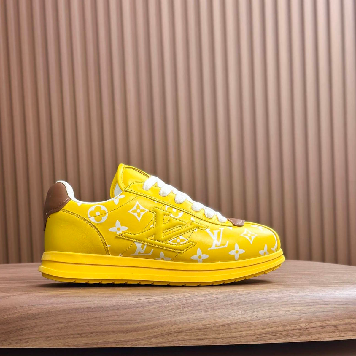 LU  Buttersoft  Sneakers 2 Color's
