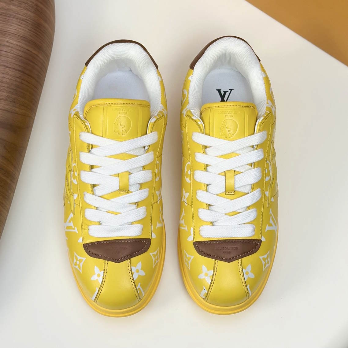 LU  Buttersoft  Sneakers 2 Color's