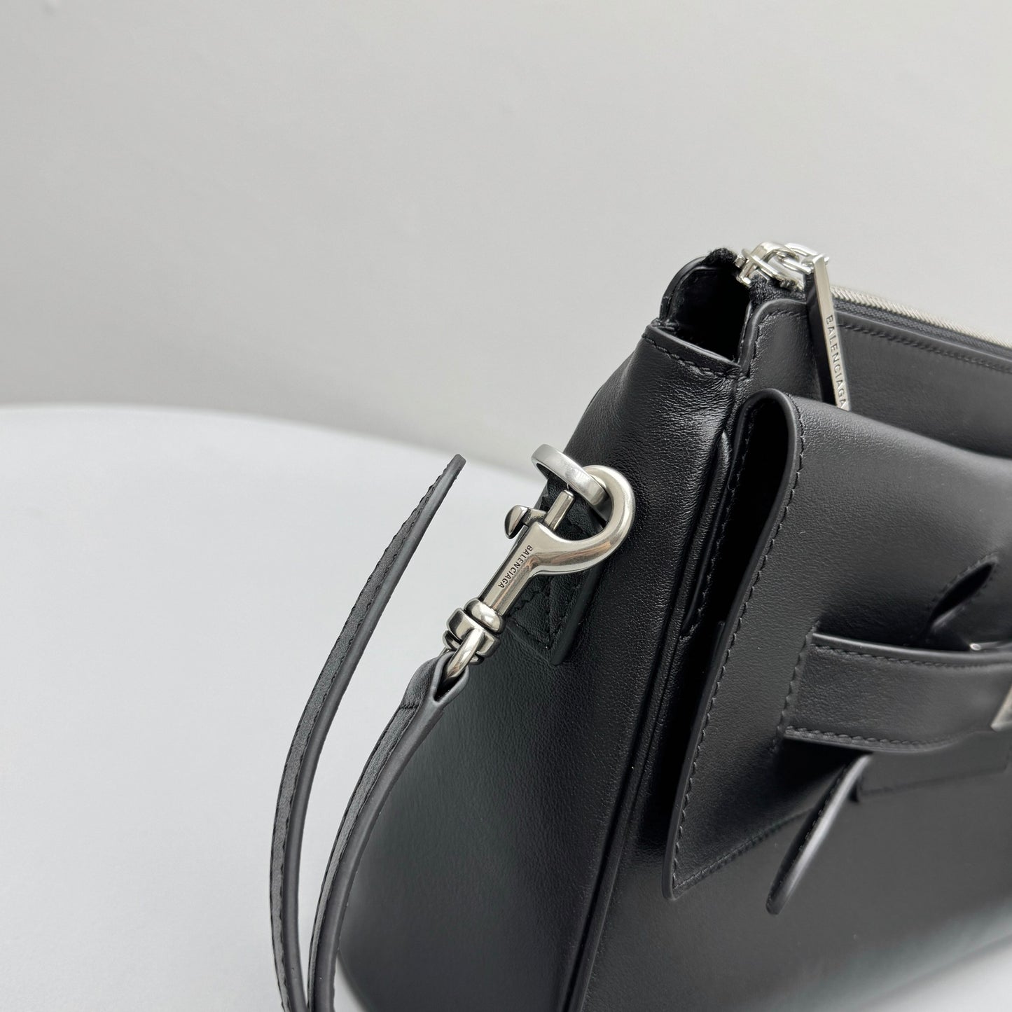 SNBAL Bel Air Zipped Messenger  Bag  28 cm