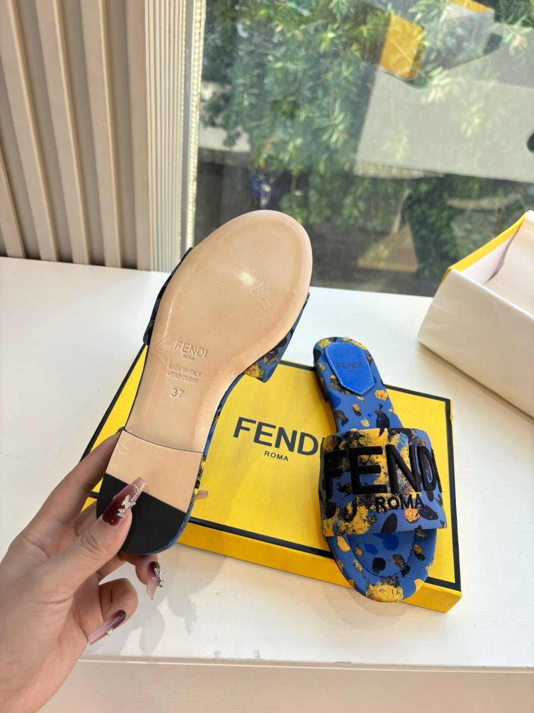 FEN  Slippers  2 Color's Woman