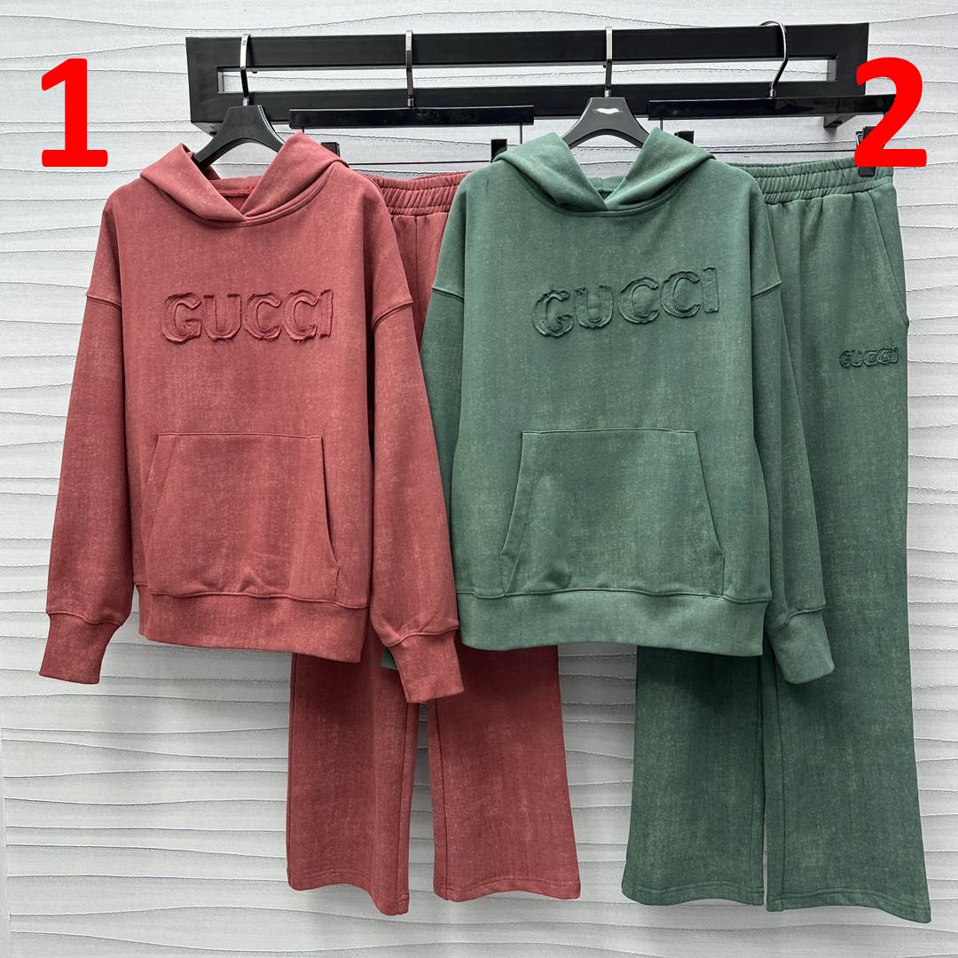 GU Sport Suits  Woman 2 Color's Limited Season 2024