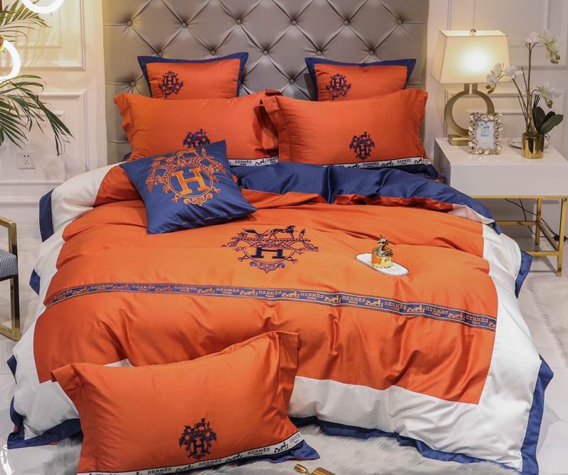 HRM  Bedding Set