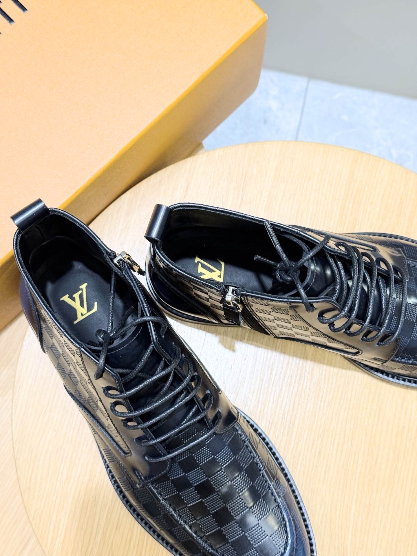 LU  Shoes boots Man