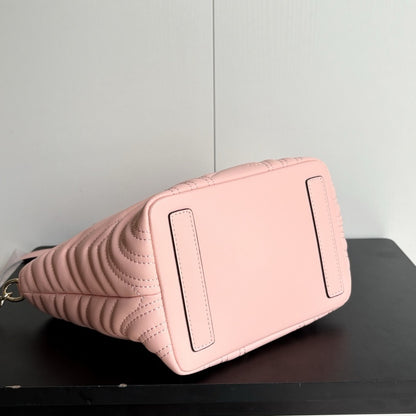 GU Betty  bag  2 Color's  2 Size's