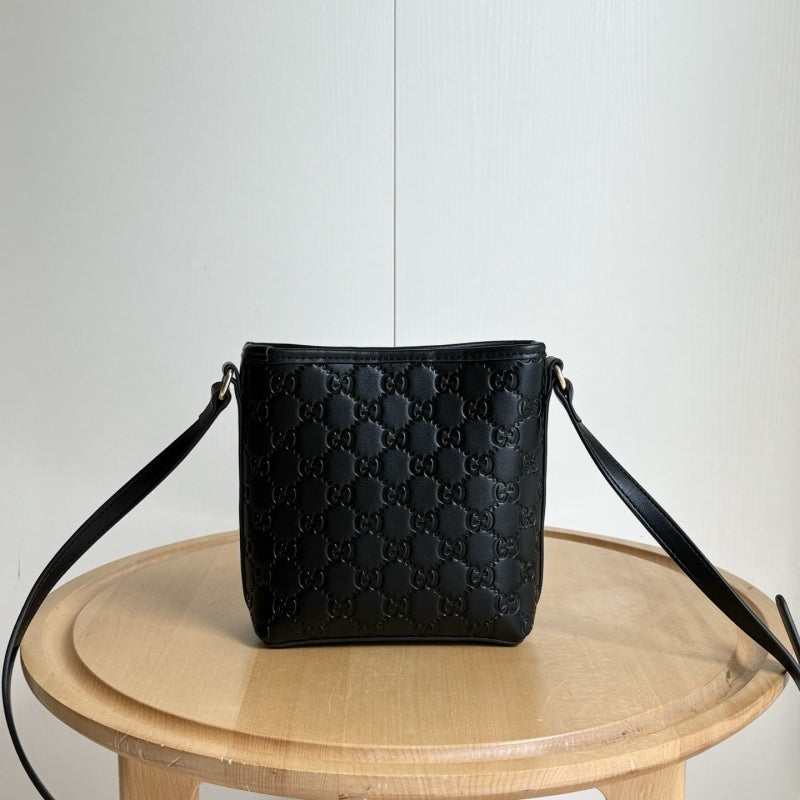 GU Small Bucket Bag  2 Color's 18 cm