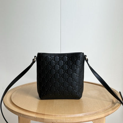 GU Small Bucket Bag  2 Color's 18 cm