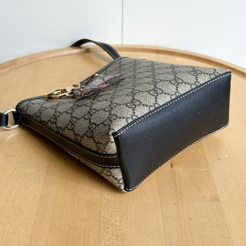GU Small Bucket Bag  2 Color's 18 cm