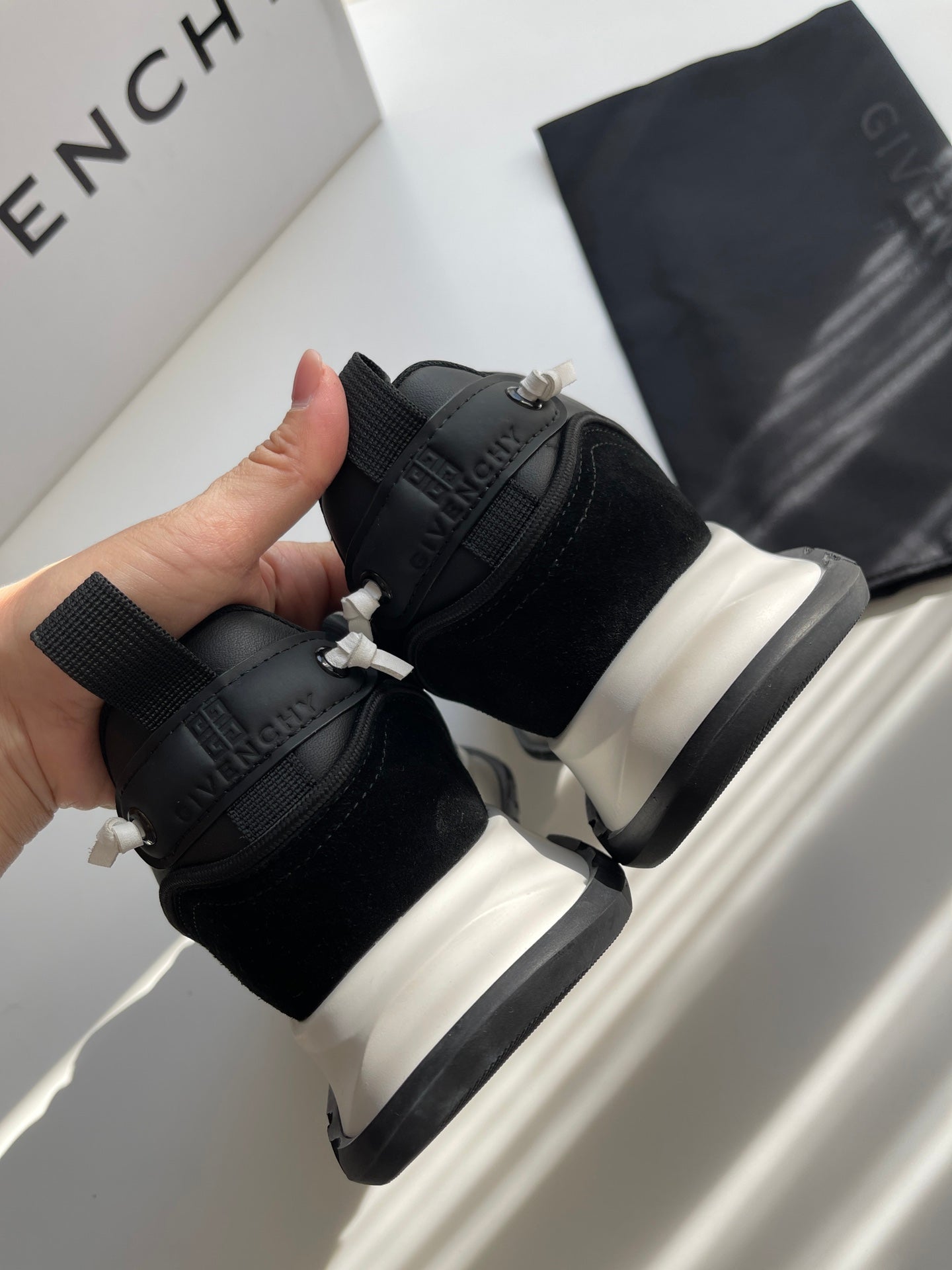 GIVENJY  Sneakers Man 4 Color's