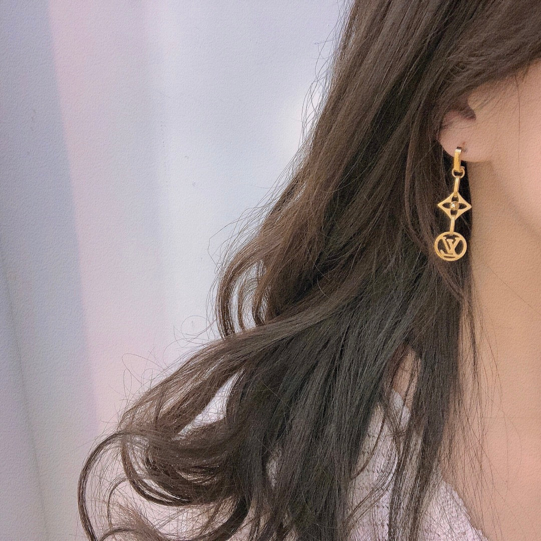 LU Fashion earrings  SALE-min order required