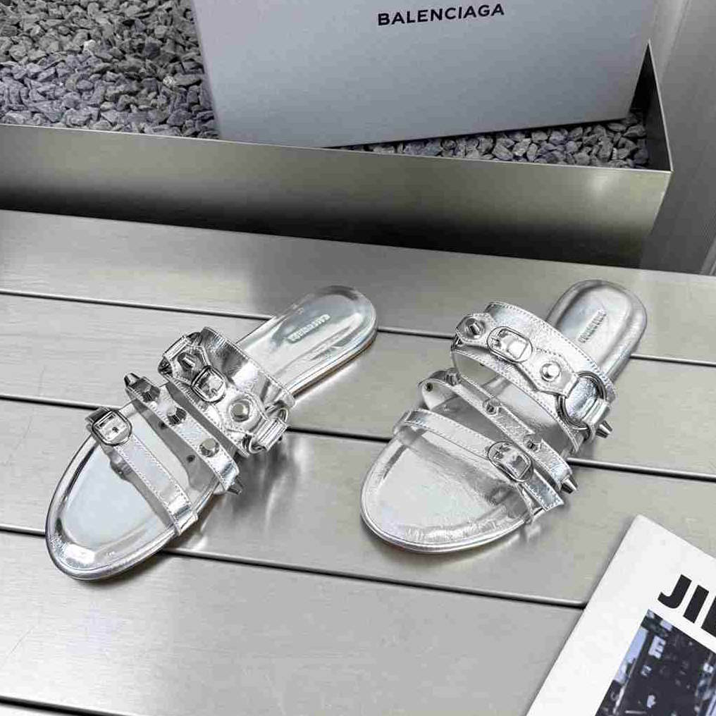 SNBAL  Slippers 2 Color's Woman