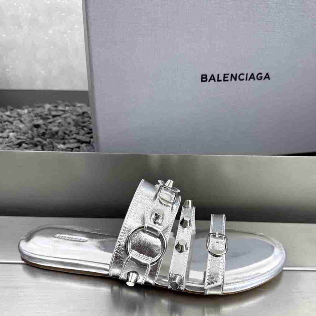 SNBAL  Slippers 2 Color's Woman