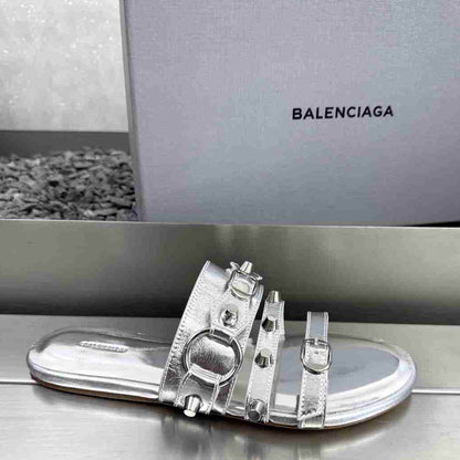 SNBAL  Slippers 2 Color's Woman