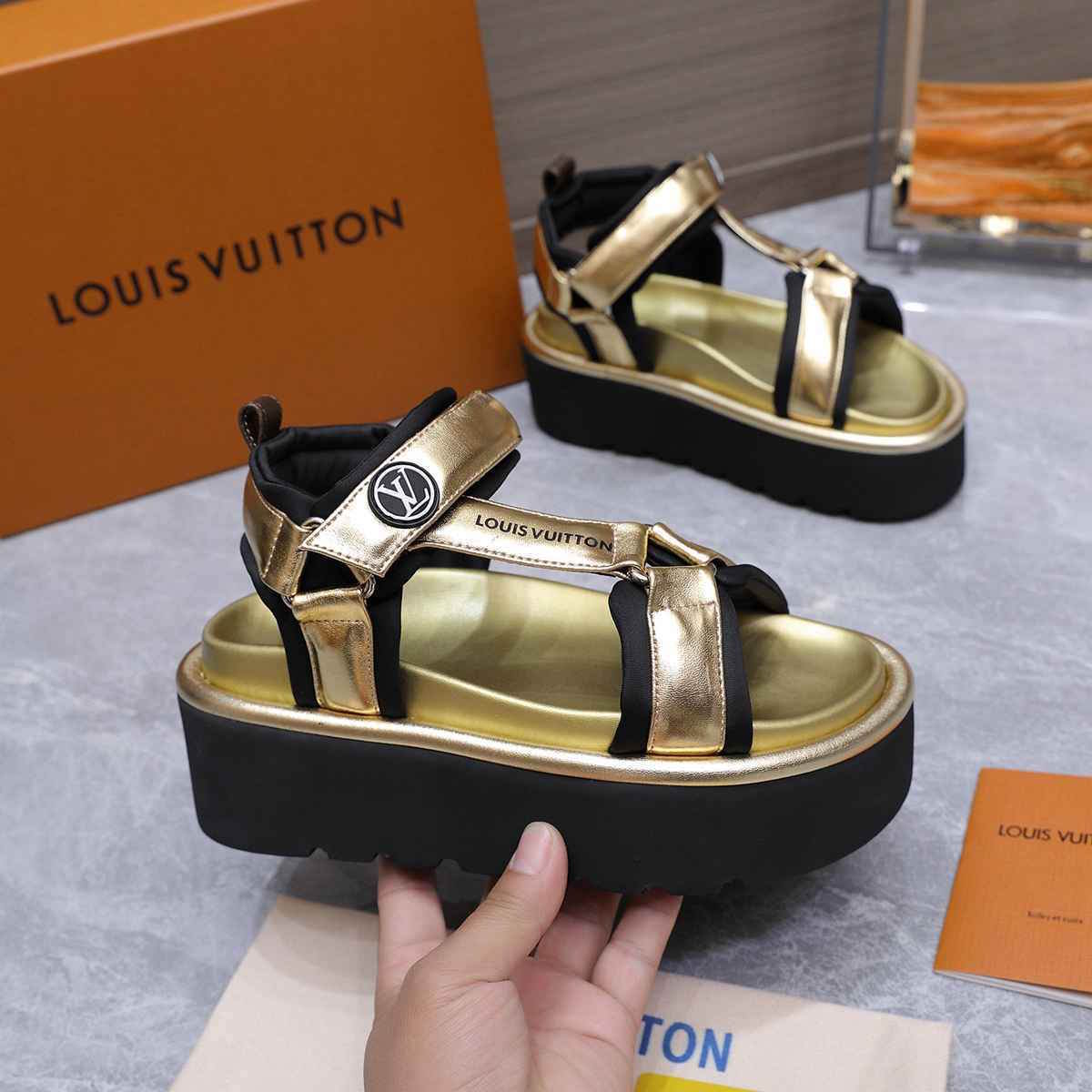 LU sandals  Woman 4 Color's