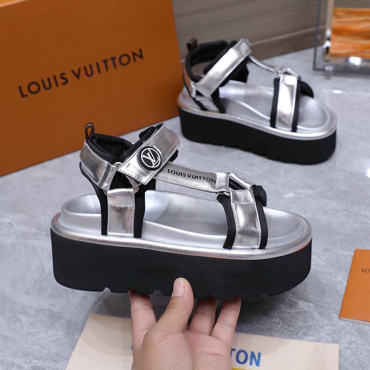 LU sandals  Woman 4 Color's