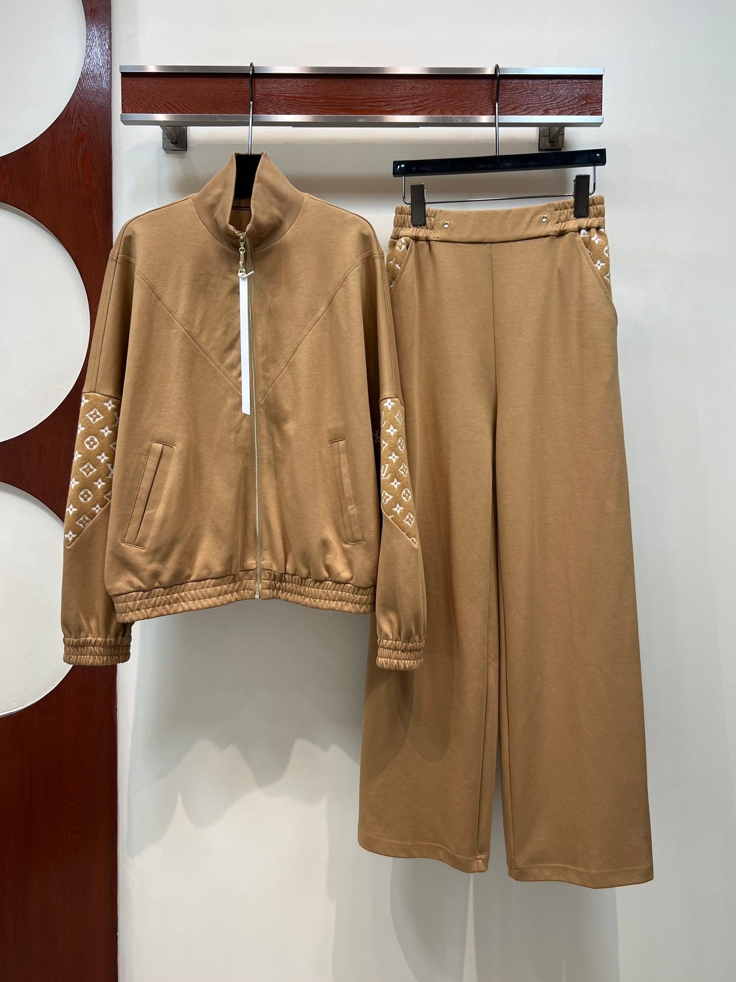 LU Sport Suits  Woman limited GQ