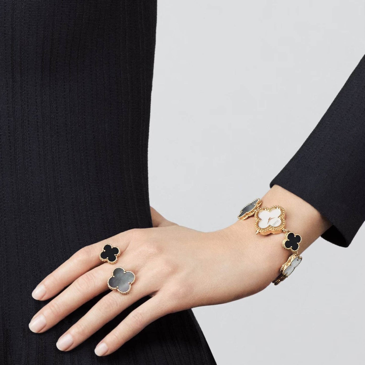 VAN C & A  Watches Woman  27 mm 2 Color's