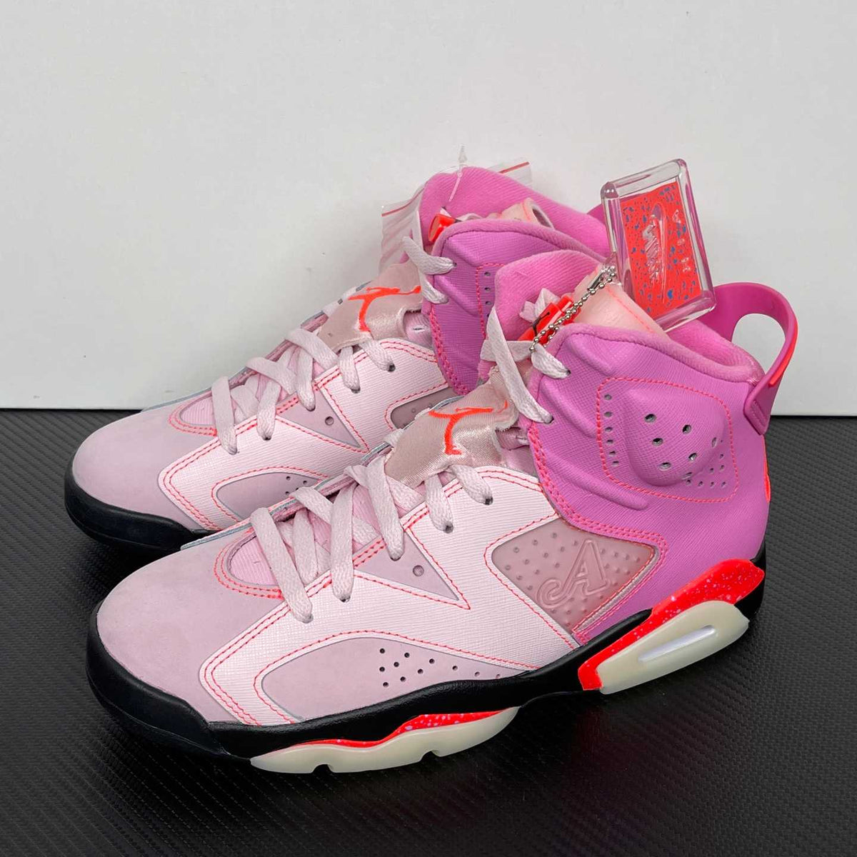 N*ke X Jorda 6 Retro Awake NY Playful Pink sneakers