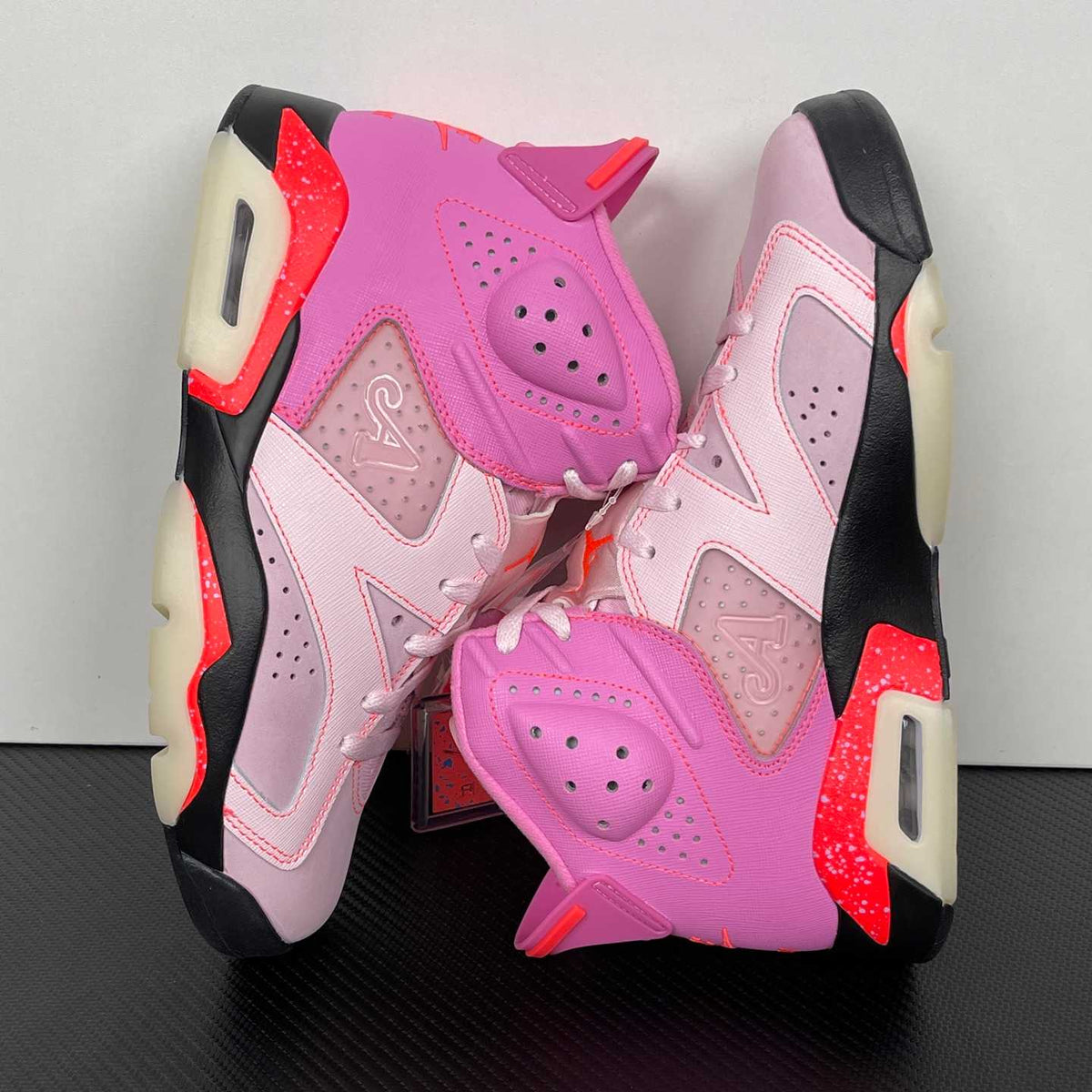 N*ke X Jorda 6 Retro Awake NY Playful Pink sneakers