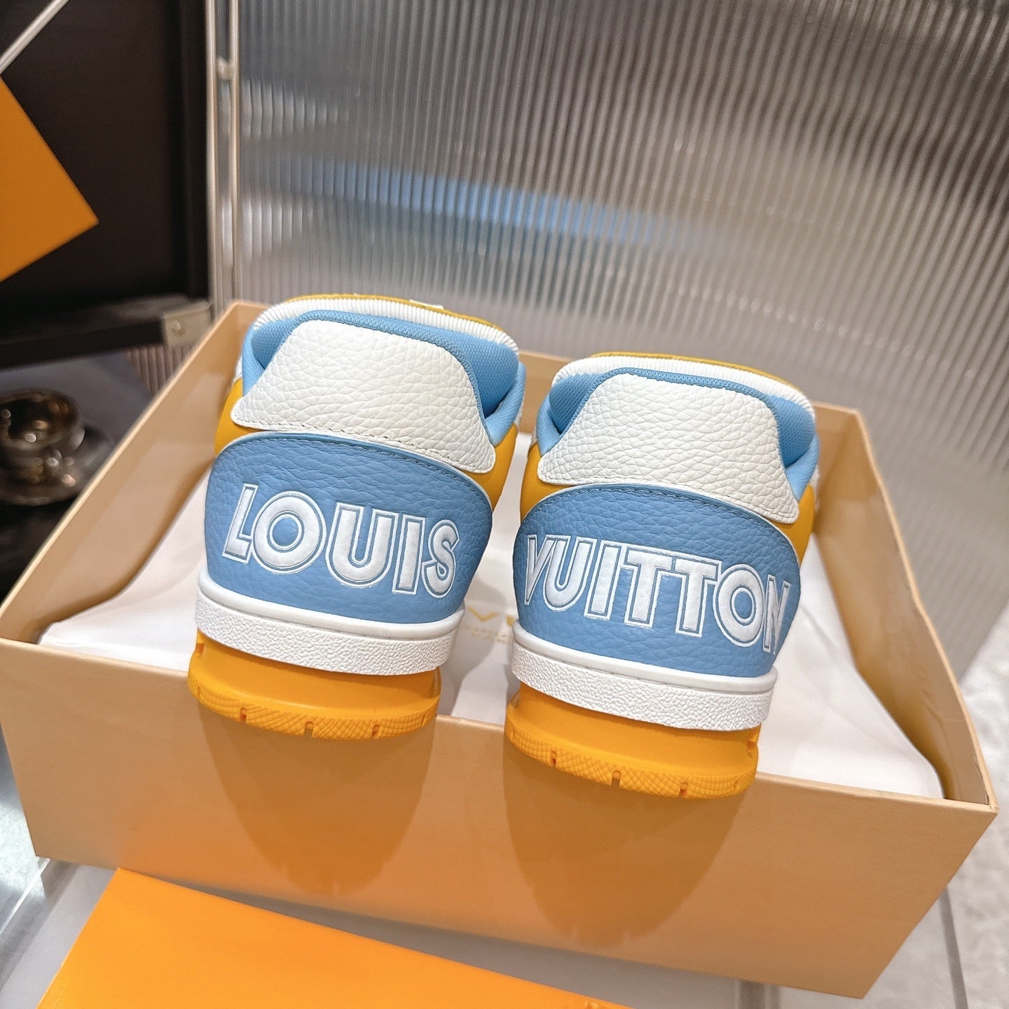 LU Sneakers 2 Color's Woman