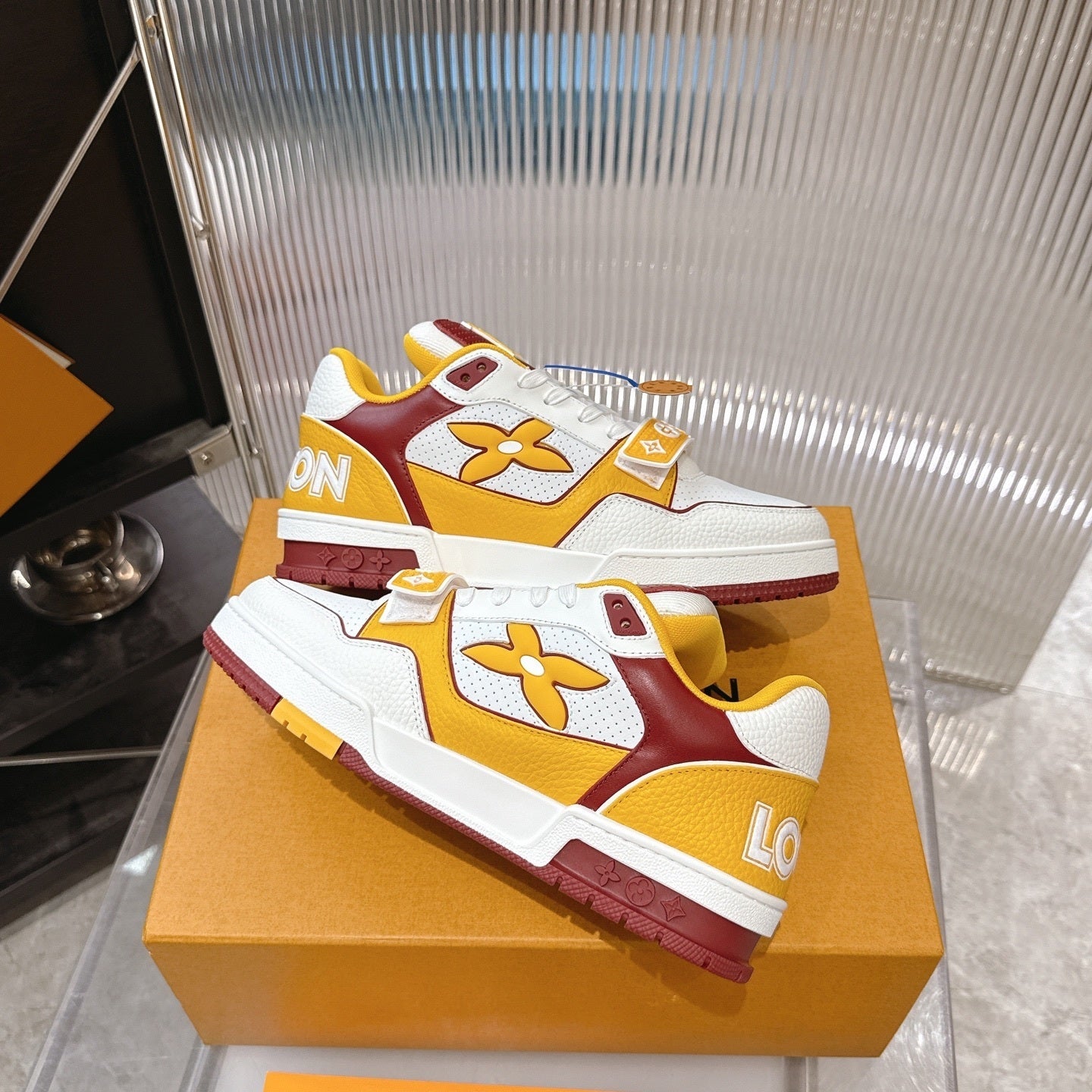 LU Sneakers 2 Color's Woman