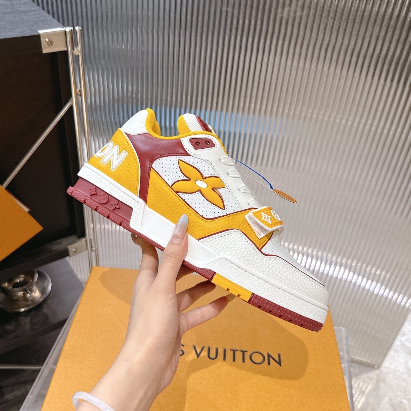 LU Sneakers 2 Color's Woman