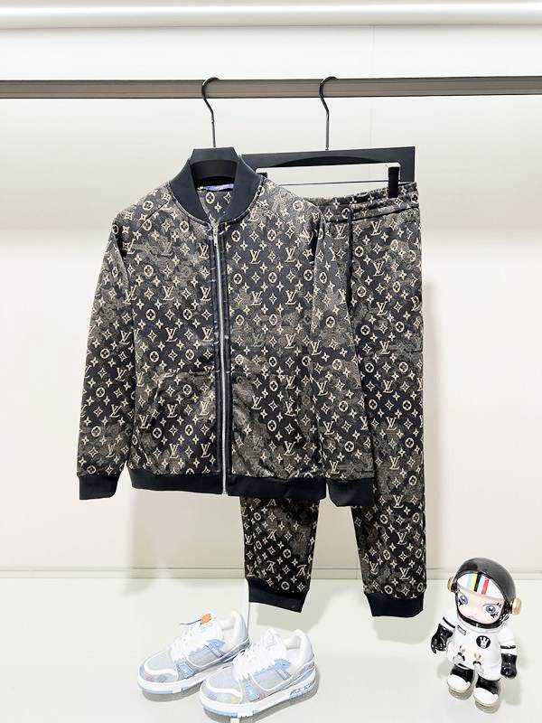 LU Sport Suits   Man