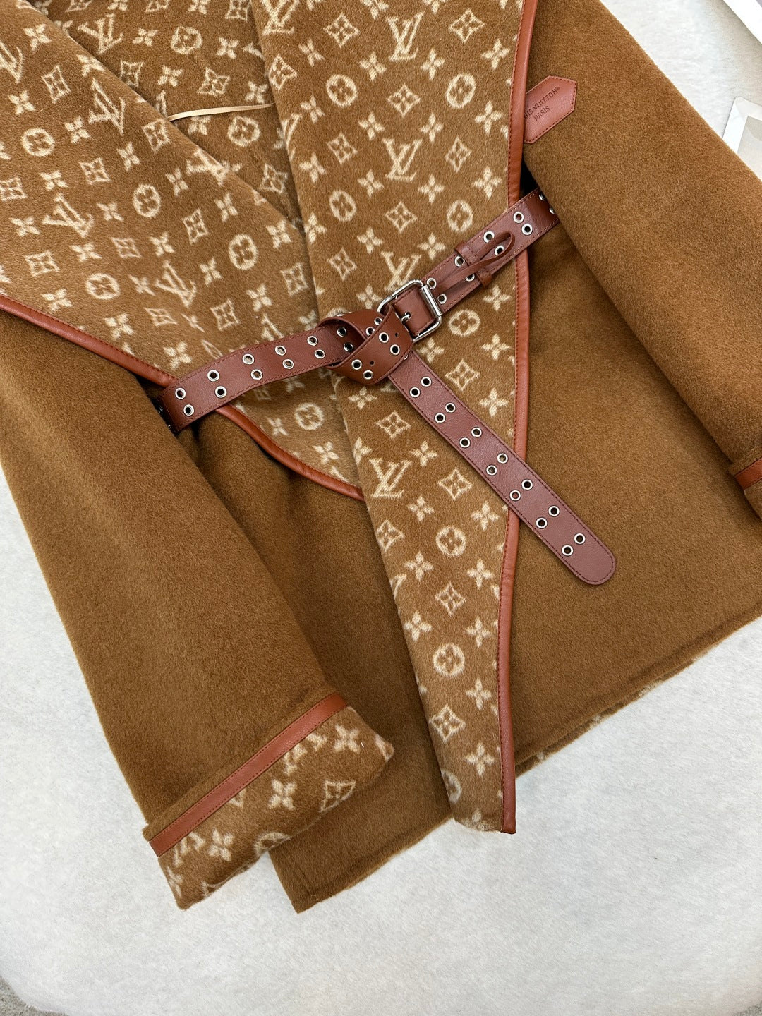 LU Hooded Woman Wool Jacket Limited