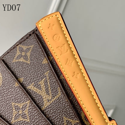 LU Fan Bag 37cm