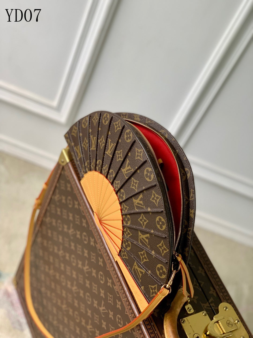 LU Fan Bag 37cm