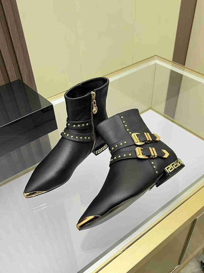 VRC  Woman Boots