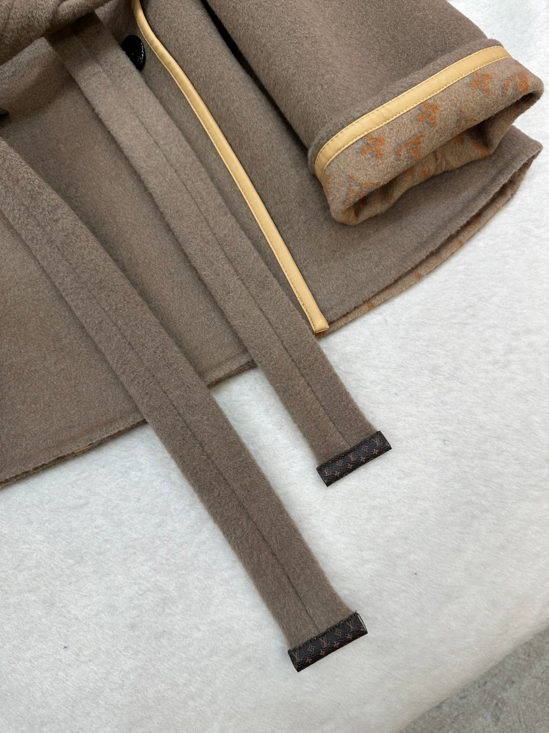 LU Hooded Woman Wool Jacket Limited