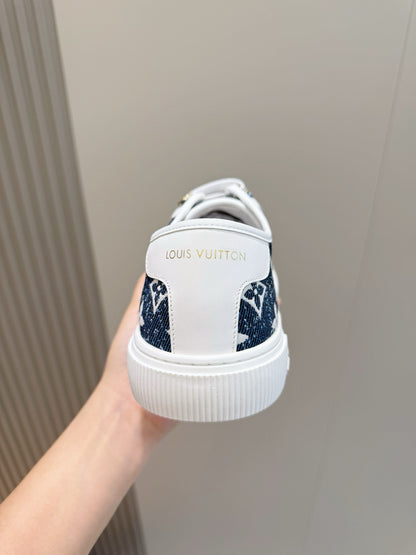 LU  Sneakers