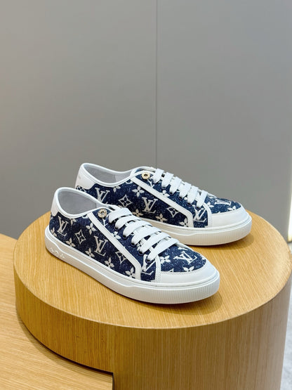 LU  Sneakers