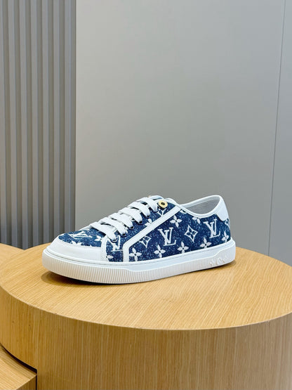 LU  Sneakers