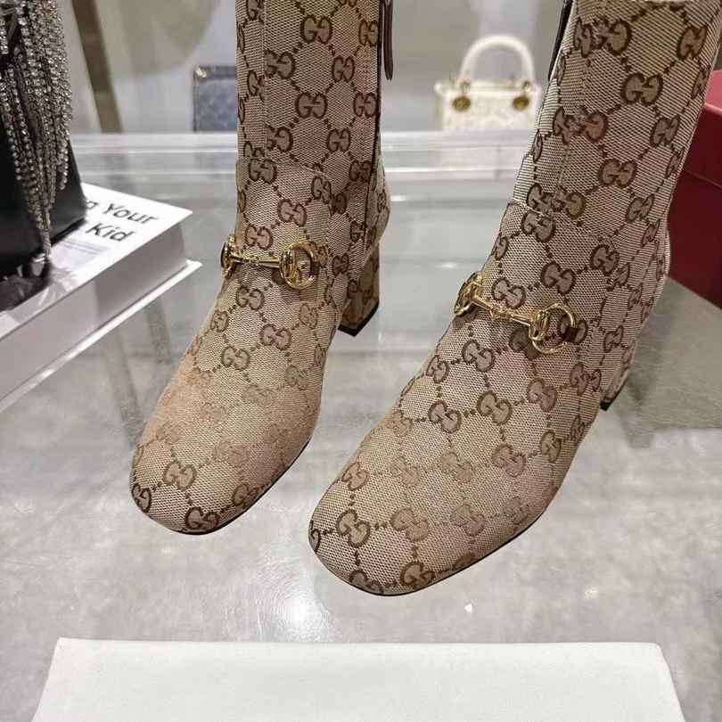 GU Woman Boots 42