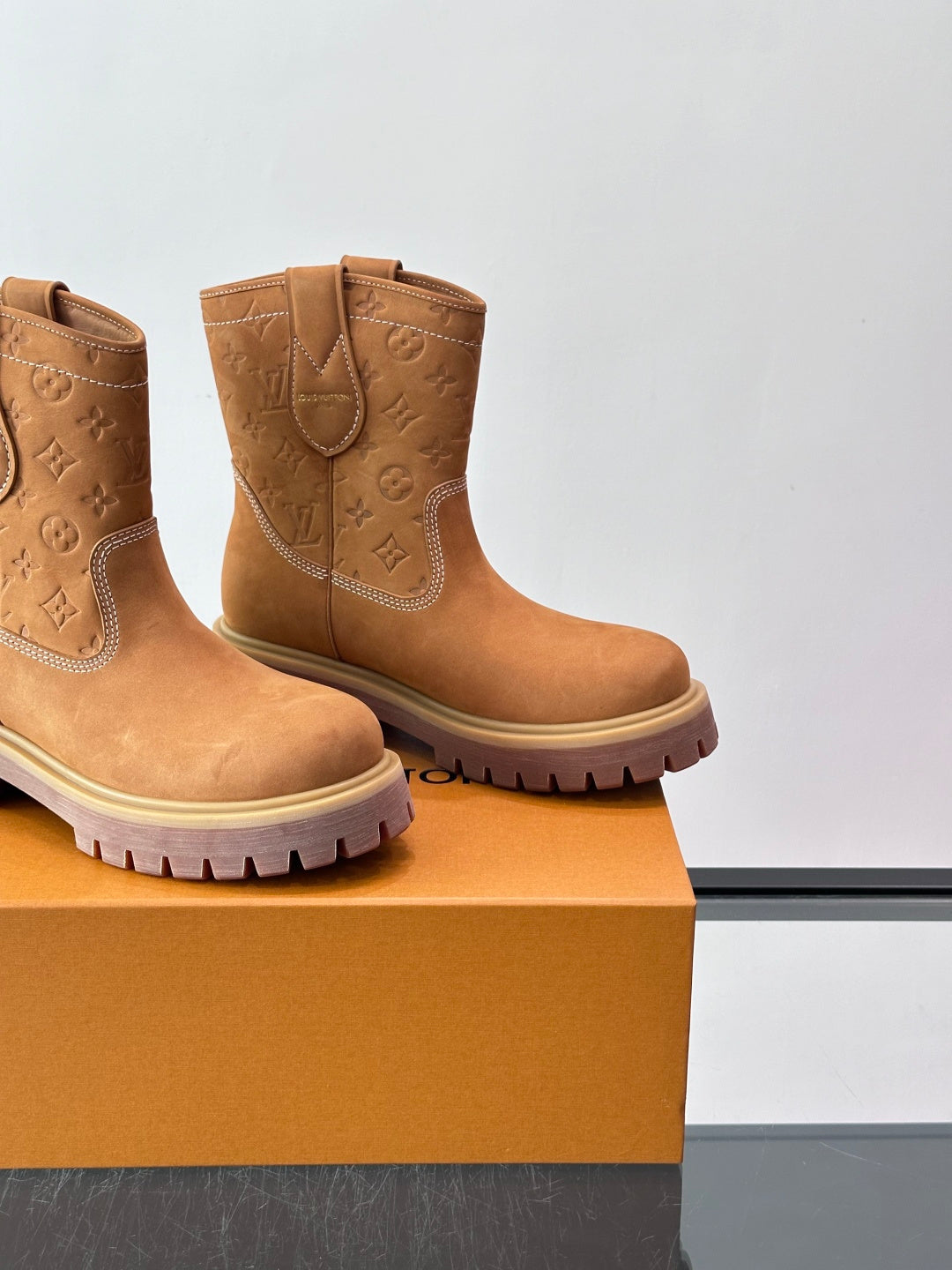 LU Man Cowboy Boots  Man 2 Color's 46