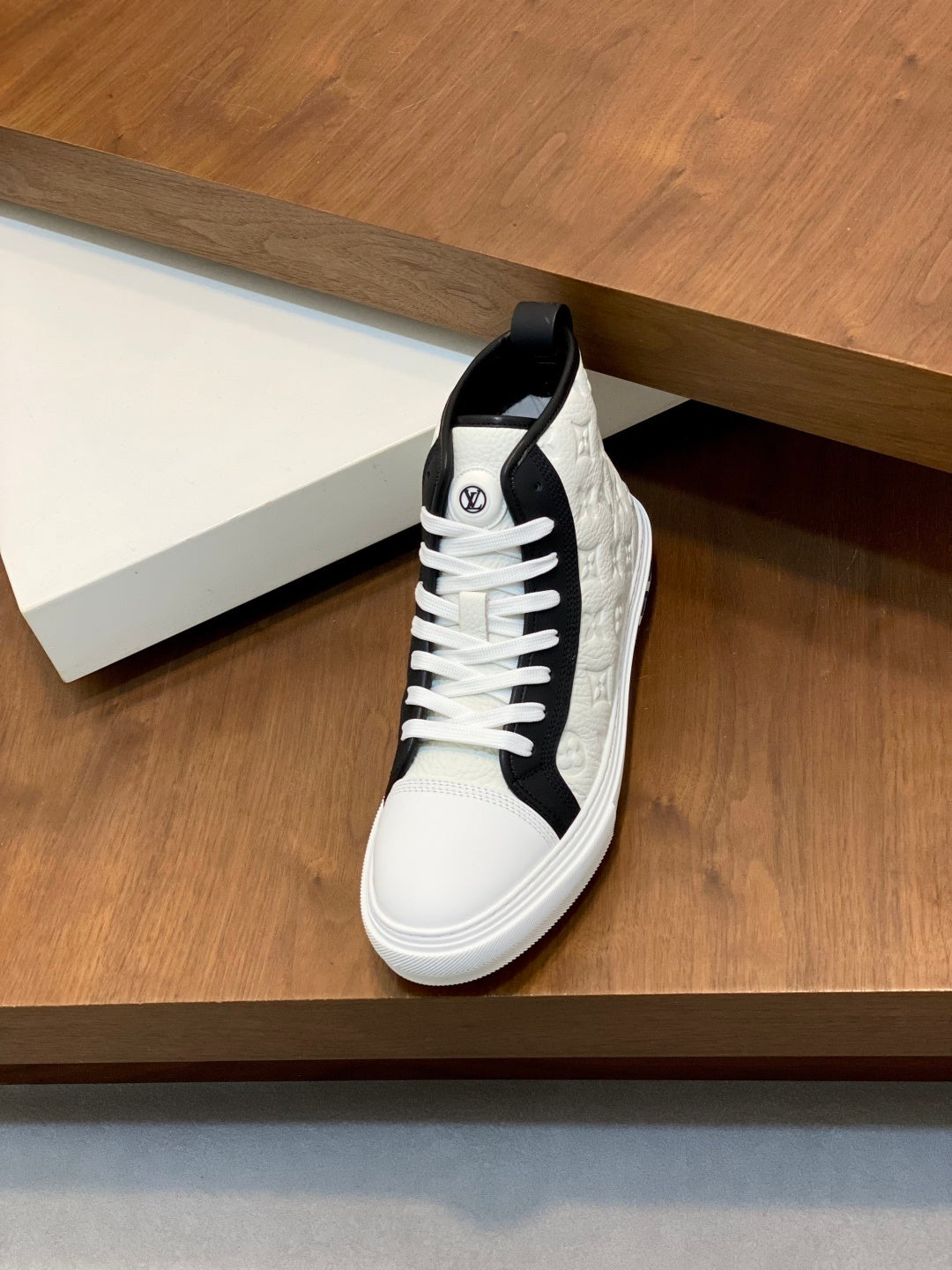 LU  Sneakers 2 Color High