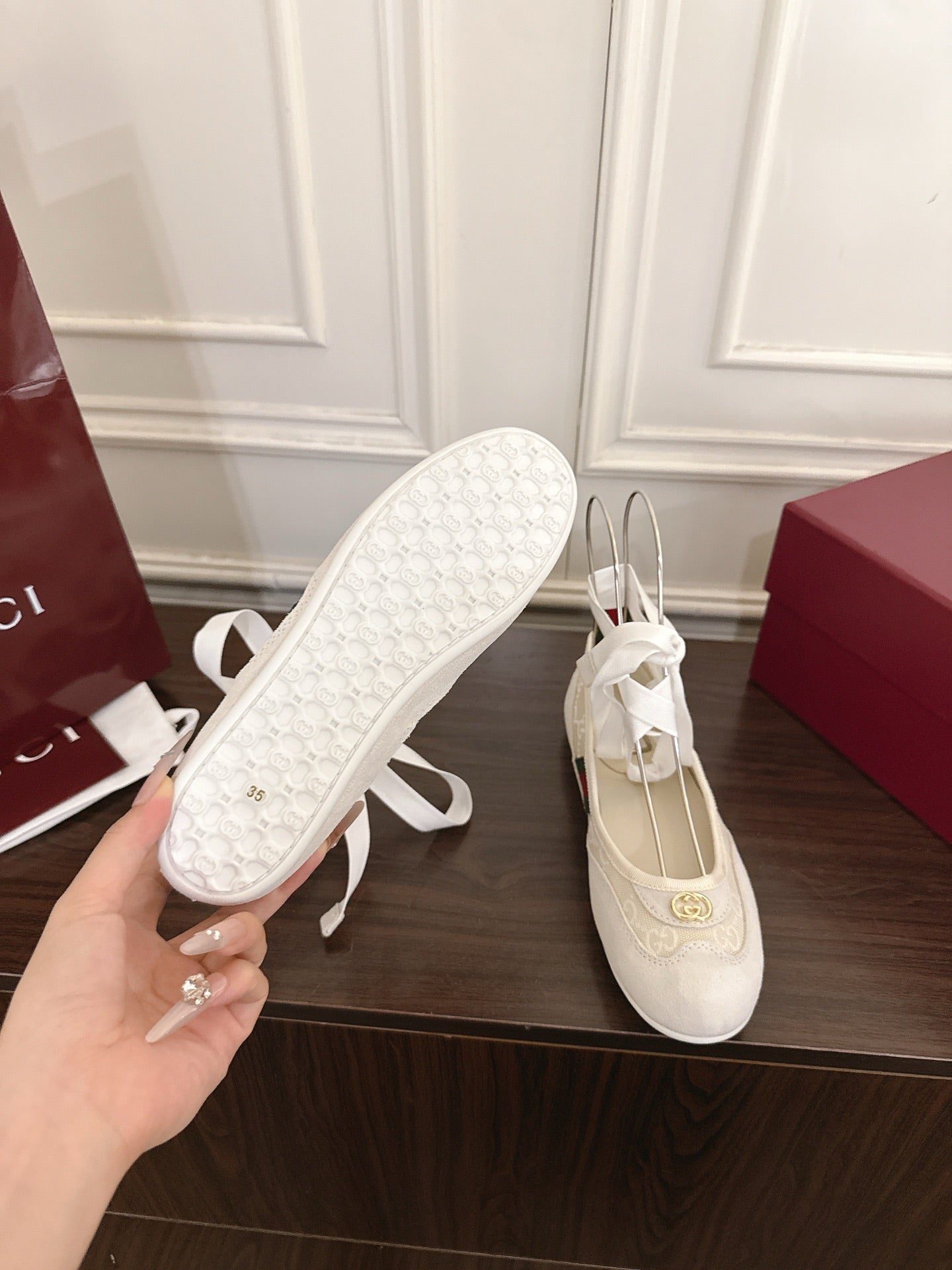 GU Shoes Woman