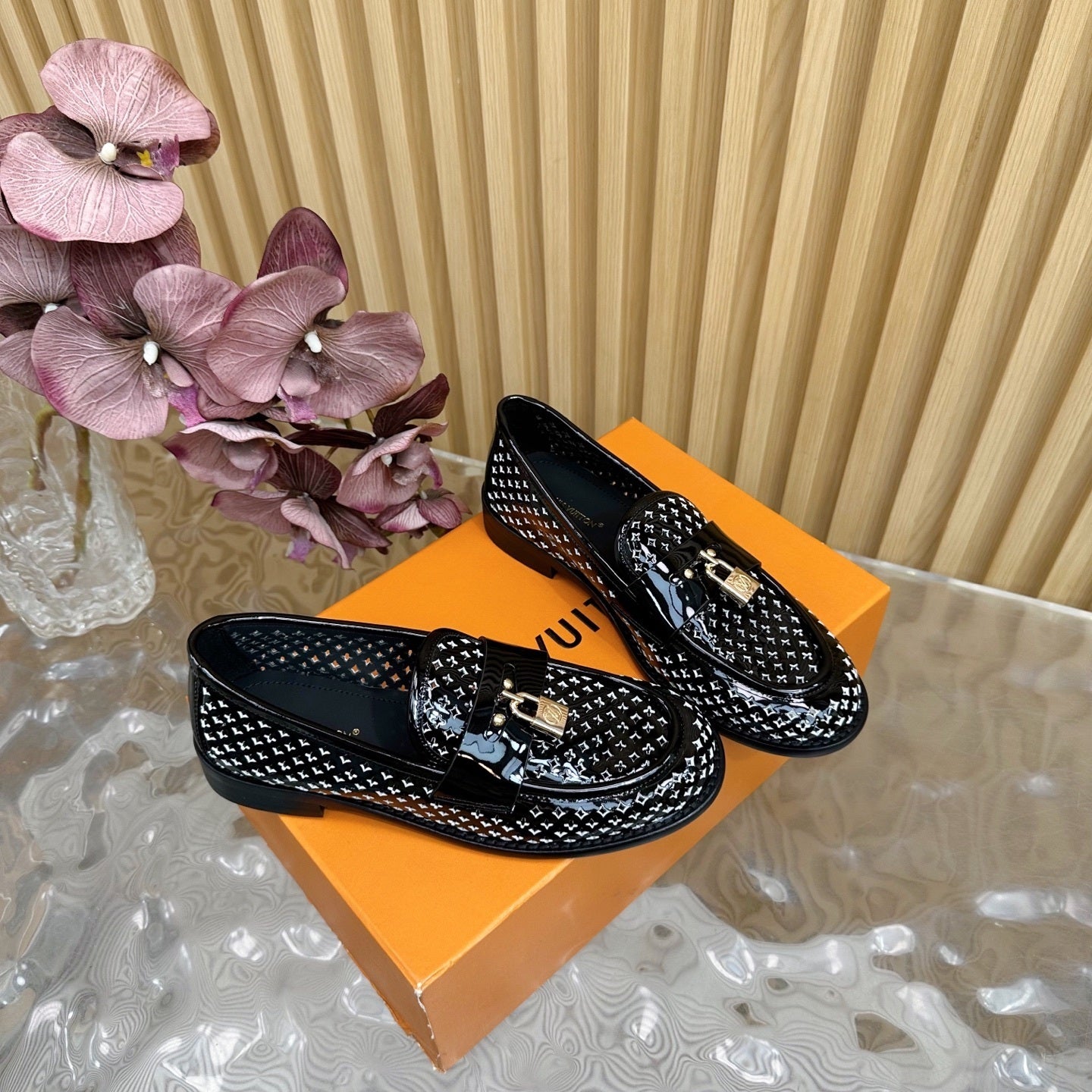 LU  Woman Shoes 2 Color's