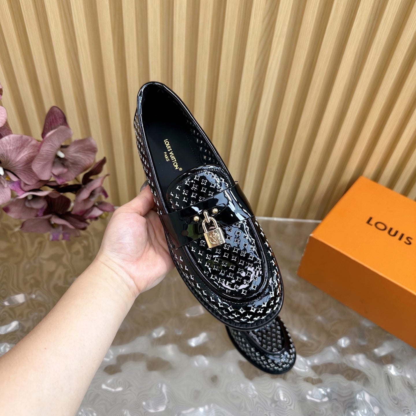 LU  Woman Shoes 2 Color's