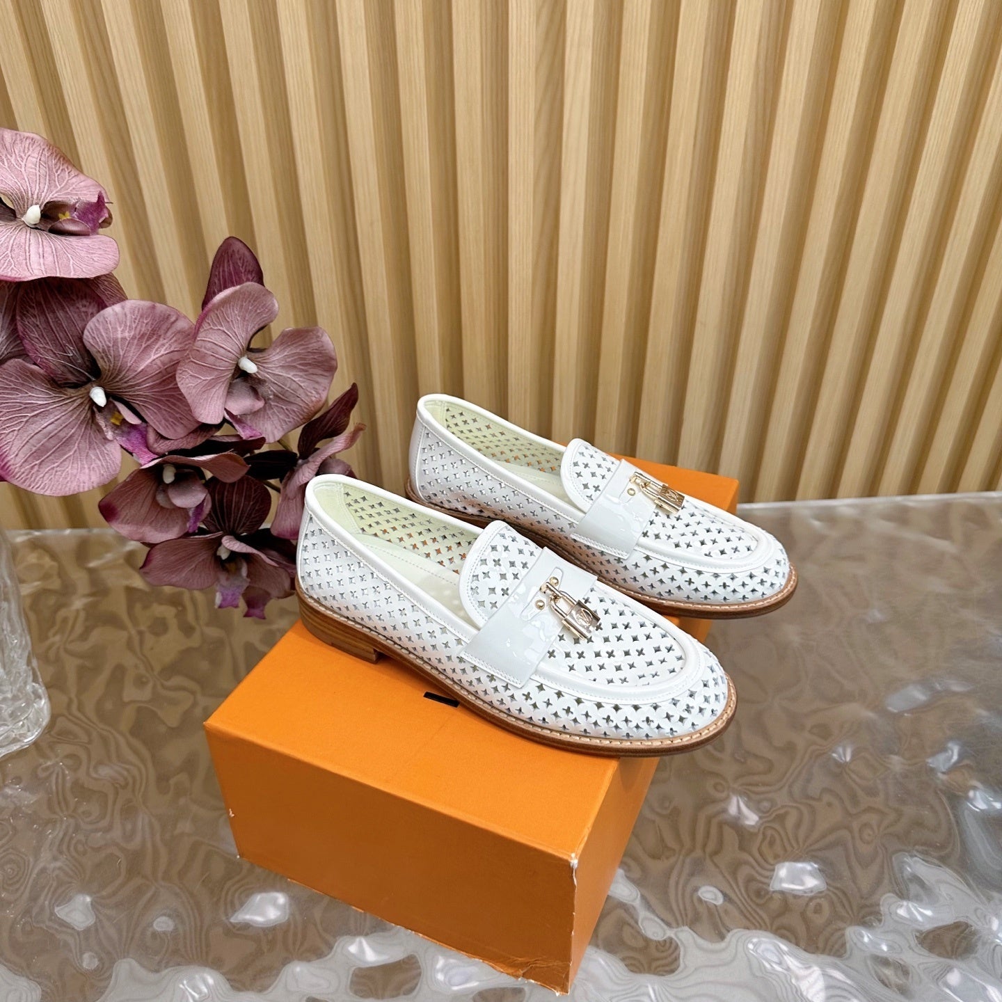 LU  Woman Shoes 2 Color's