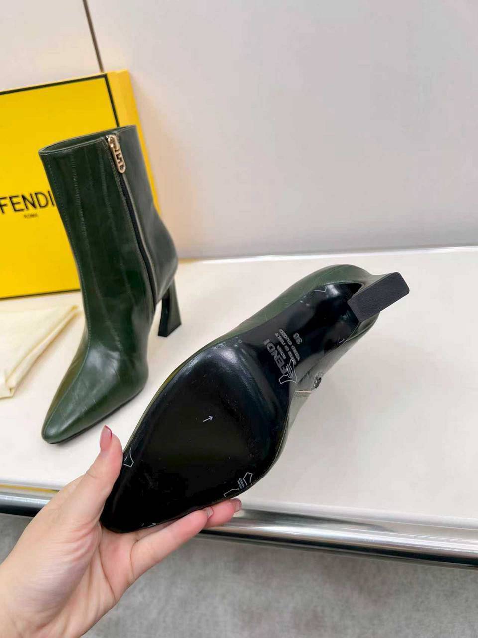 FEN  Arco Woman Boots 2 Color's