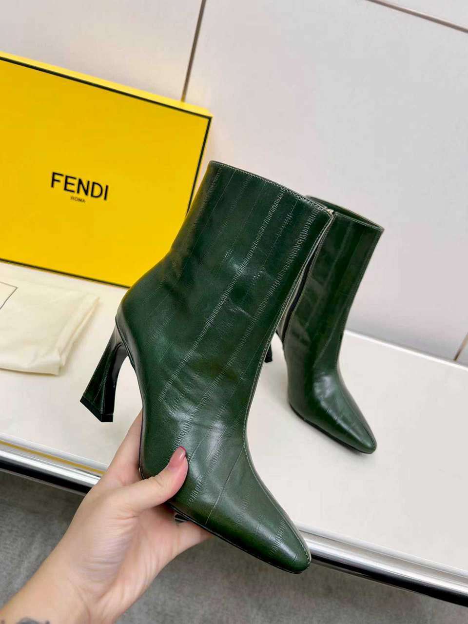 FEN  Arco Woman Boots 2 Color's