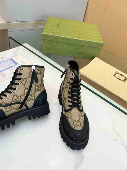GU Woman Boots